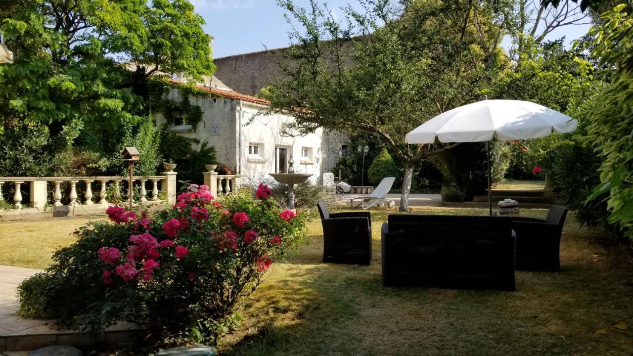 La Maison Blanche Blaye Exterior foto