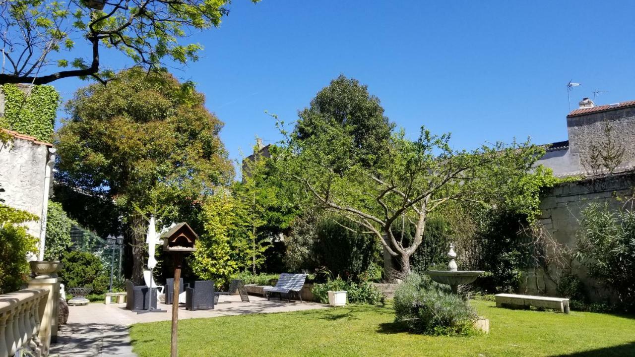 La Maison Blanche Blaye Exterior foto