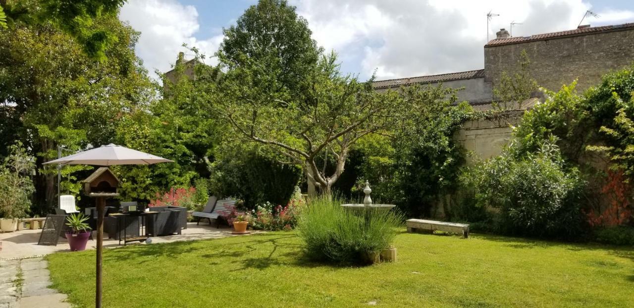 La Maison Blanche Blaye Exterior foto